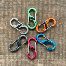 Load image into Gallery viewer, Collar Tag Clip